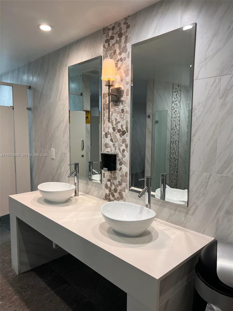 3180 S Ocean Dr, Unit 1418, Hallandale Beach, FL 33009 Photo