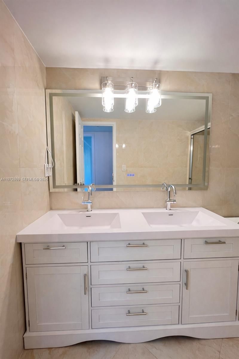 3180 S Ocean Dr, Unit 1418, Hallandale Beach, FL 33009 Photo