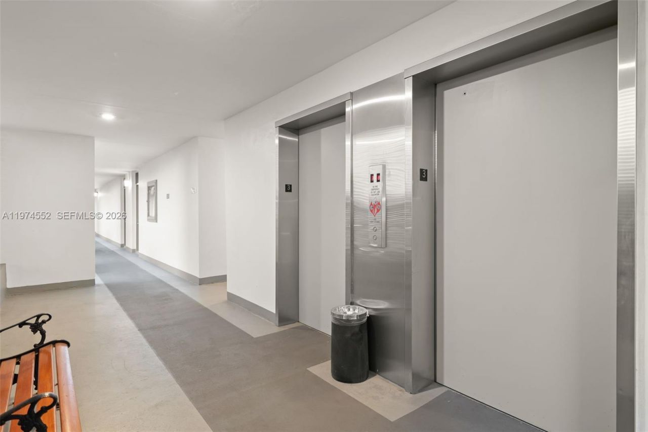 20500 W Country Club Dr, Unit 311, Aventura, FL 33180 Photo