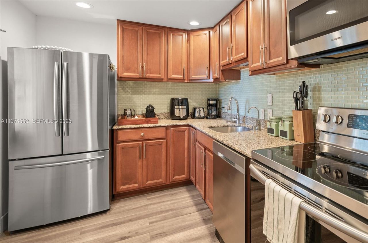 20500 W Country Club Dr, Unit 311, Aventura, FL 33180 Photo