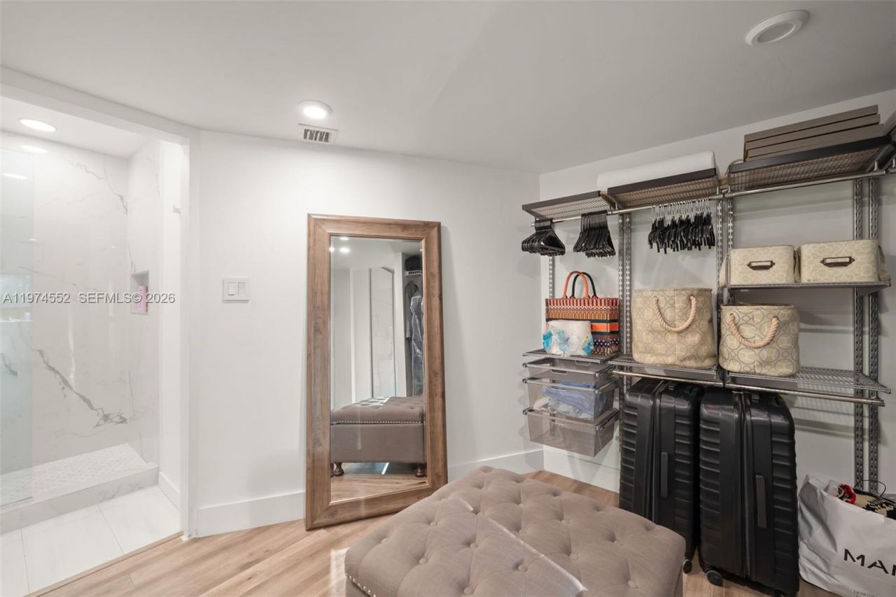 20500 W Country Club Dr, Unit 311, Aventura, FL 33180 Photo