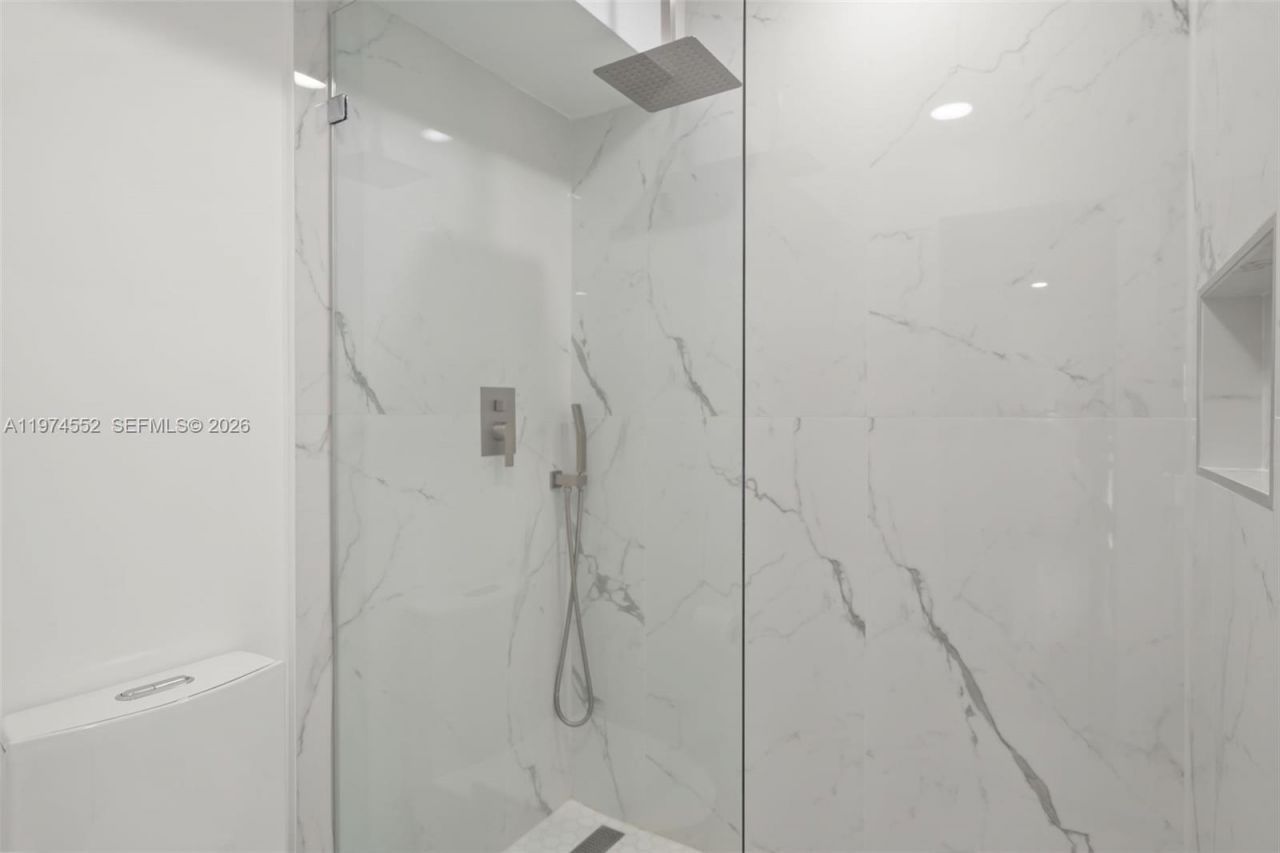 20500 W Country Club Dr, Unit 311, Aventura, FL 33180 Photo