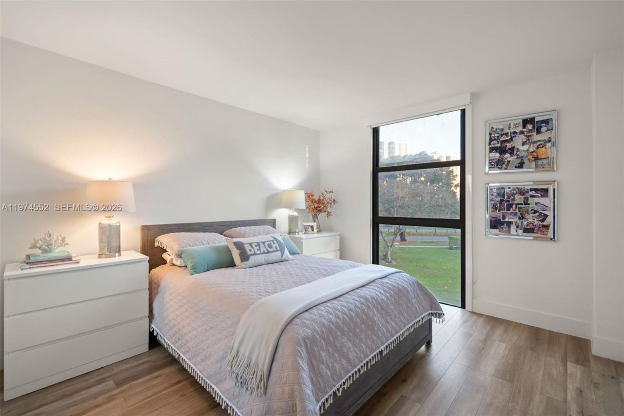 20500 W Country Club Dr, Unit 311, Aventura, FL 33180 Photo