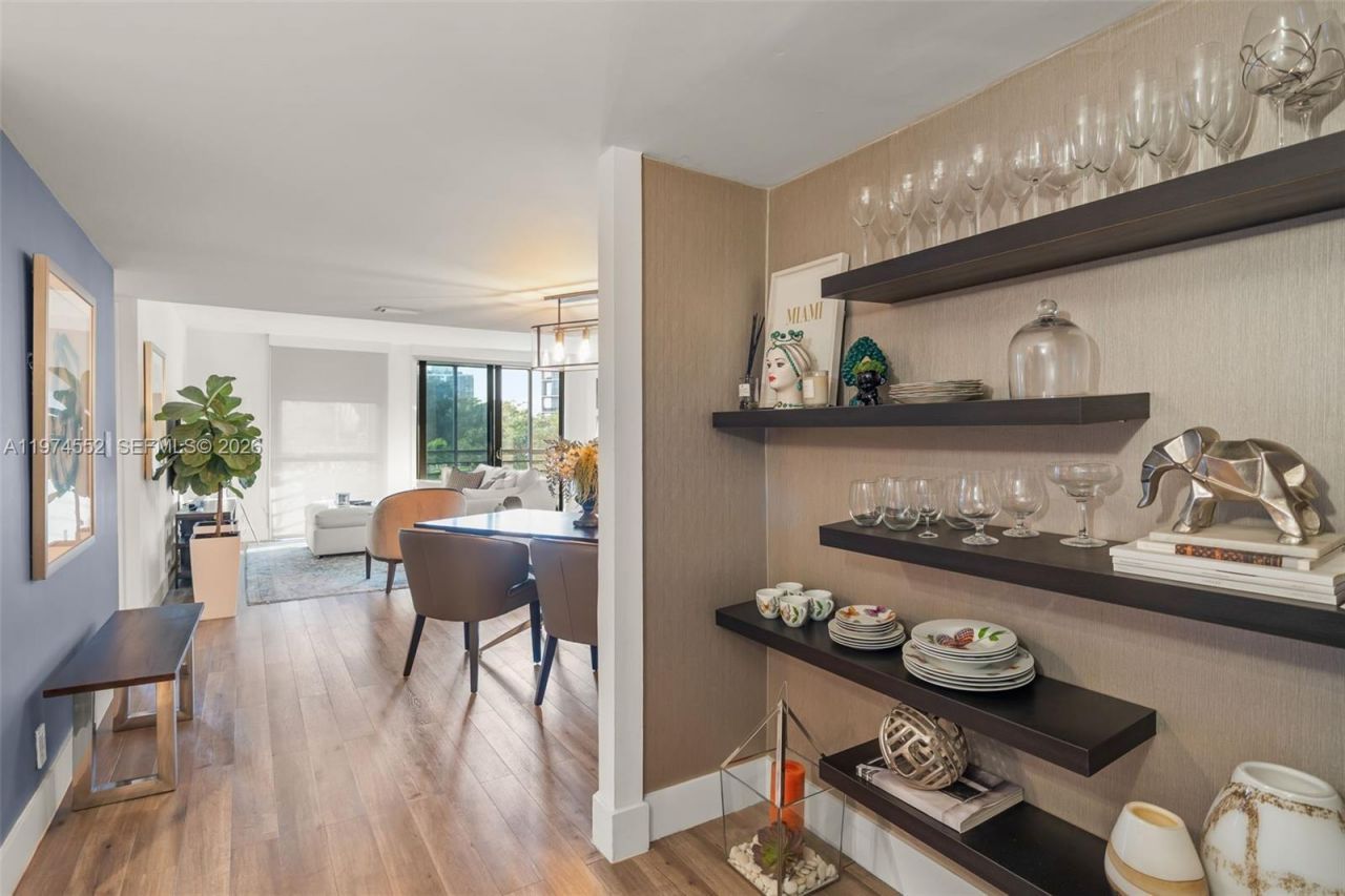 20500 W Country Club Dr, Unit 311, Aventura, FL 33180 Photo