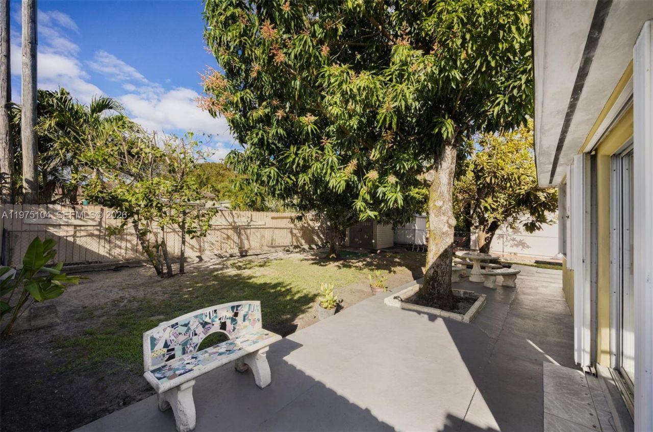 2367 SW 23rd Ter , Miami, FL 33145 Photo