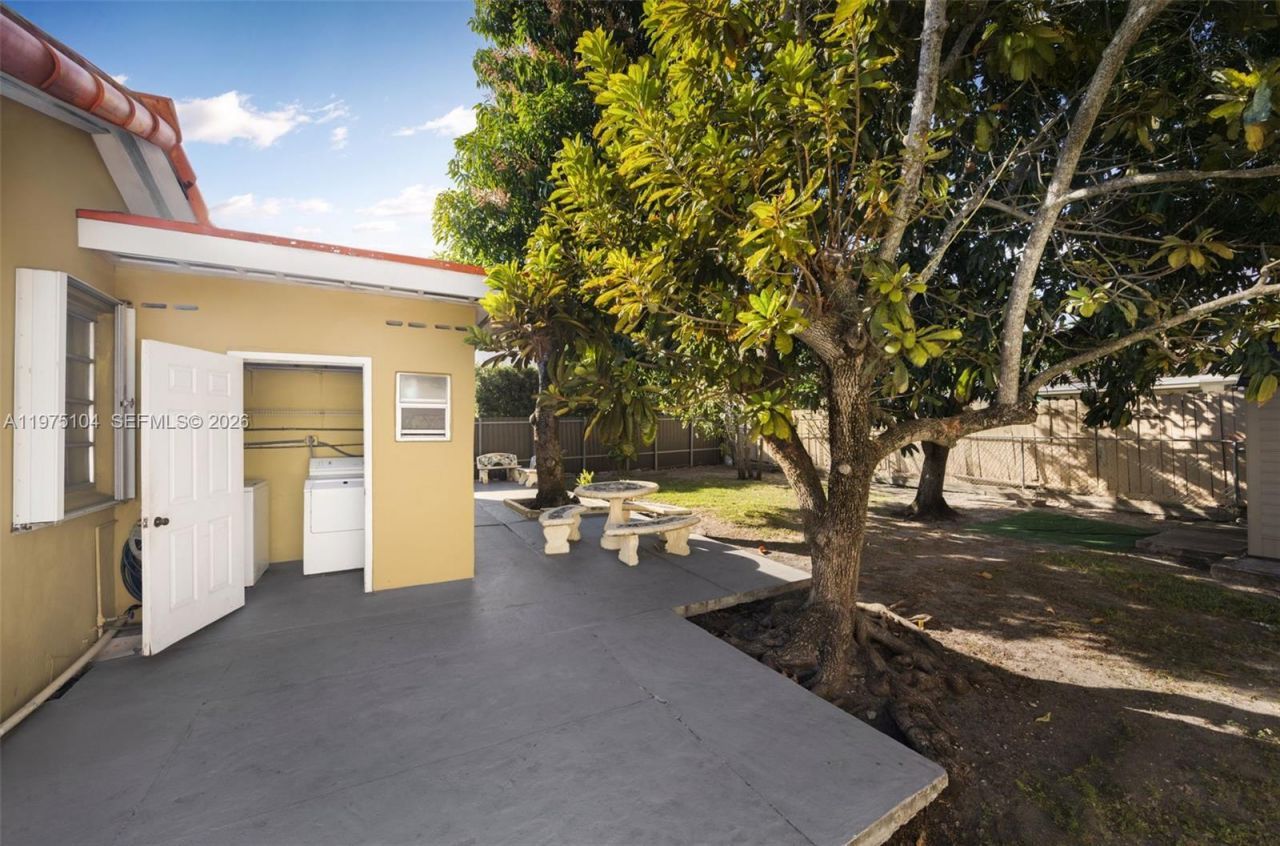 2367 SW 23rd Ter , Miami, FL 33145 Photo