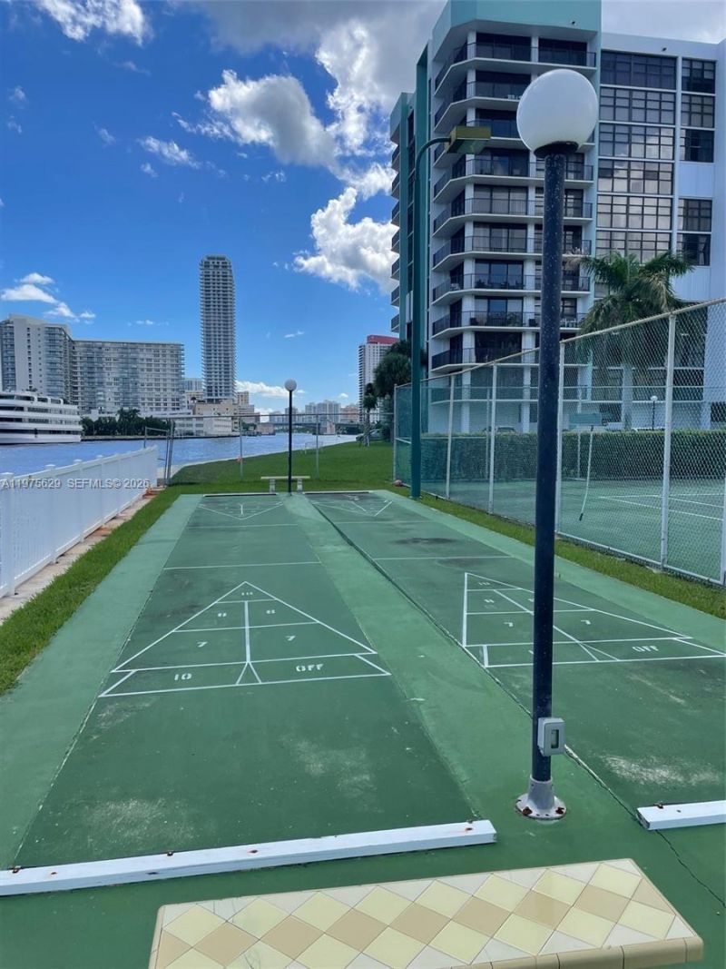 400 Leslie Dr, Unit 1105, Hallandale Beach, FL 33009 Photo