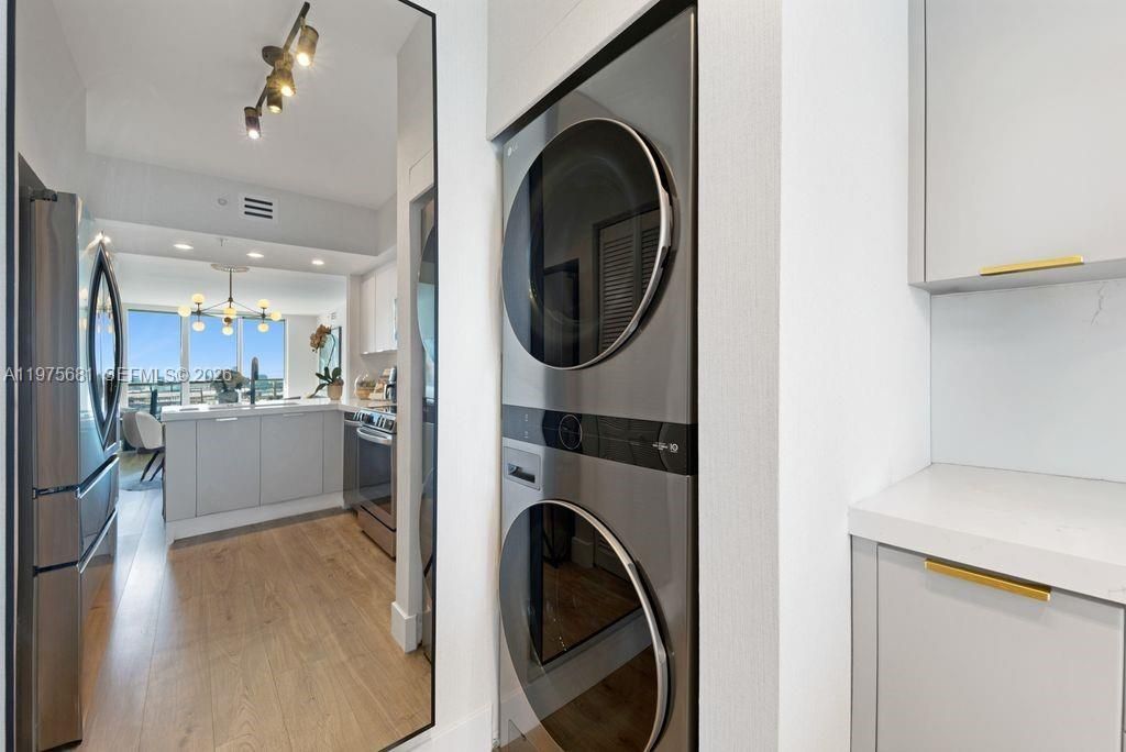 335 S Biscayne Blvd , Unit 3012, Miami, FL 33131 Photo