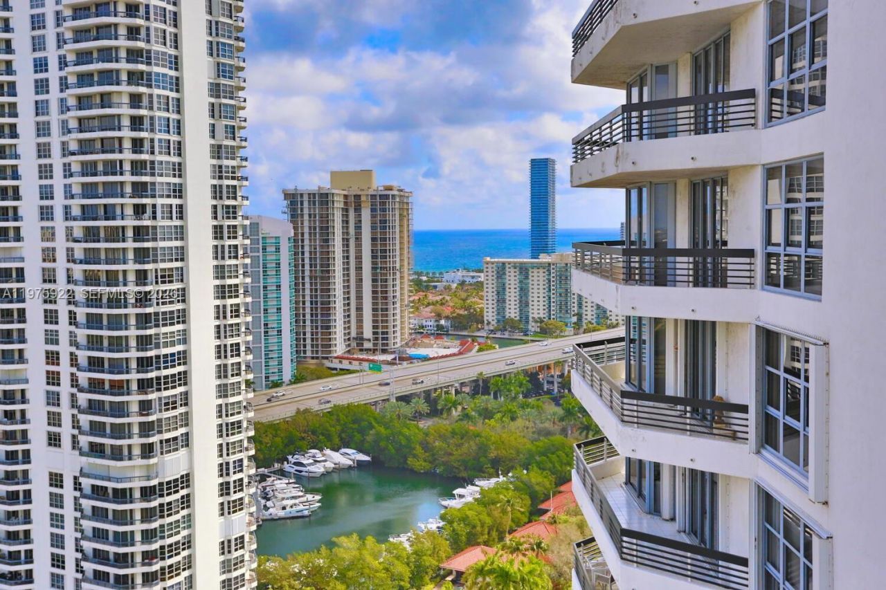 3530 Mystic Pointe Dr, Unit 2807, Aventura, FL 33180 Photo