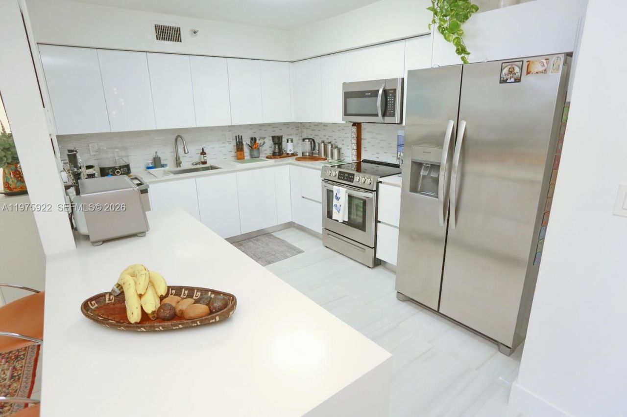 3530 Mystic Pointe Dr, Unit 2807, Aventura, FL 33180 Photo