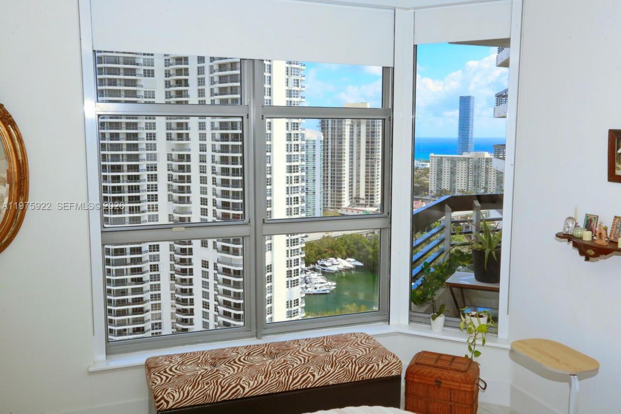 3530 Mystic Pointe Dr, Unit 2807, Aventura, FL 33180 Photo