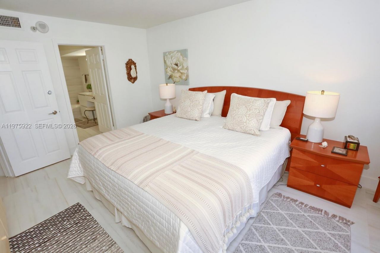 3530 Mystic Pointe Dr, Unit 2807, Aventura, FL 33180 Photo