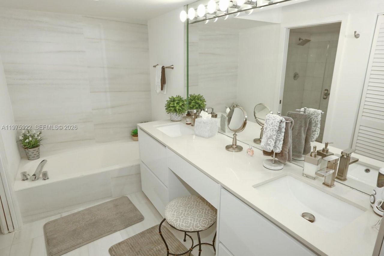 3530 Mystic Pointe Dr, Unit 2807, Aventura, FL 33180 Photo