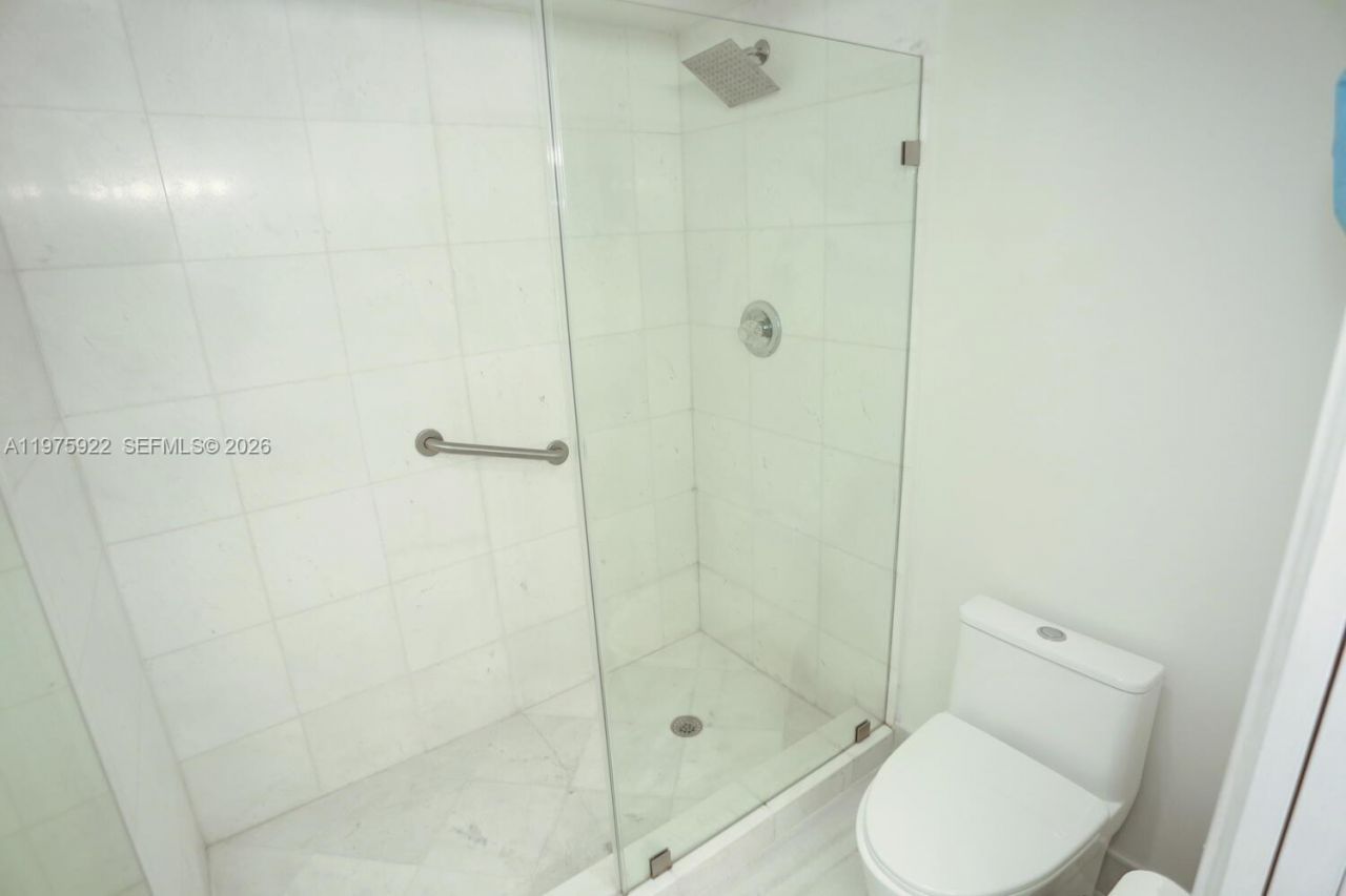 3530 Mystic Pointe Dr, Unit 2807, Aventura, FL 33180 Photo