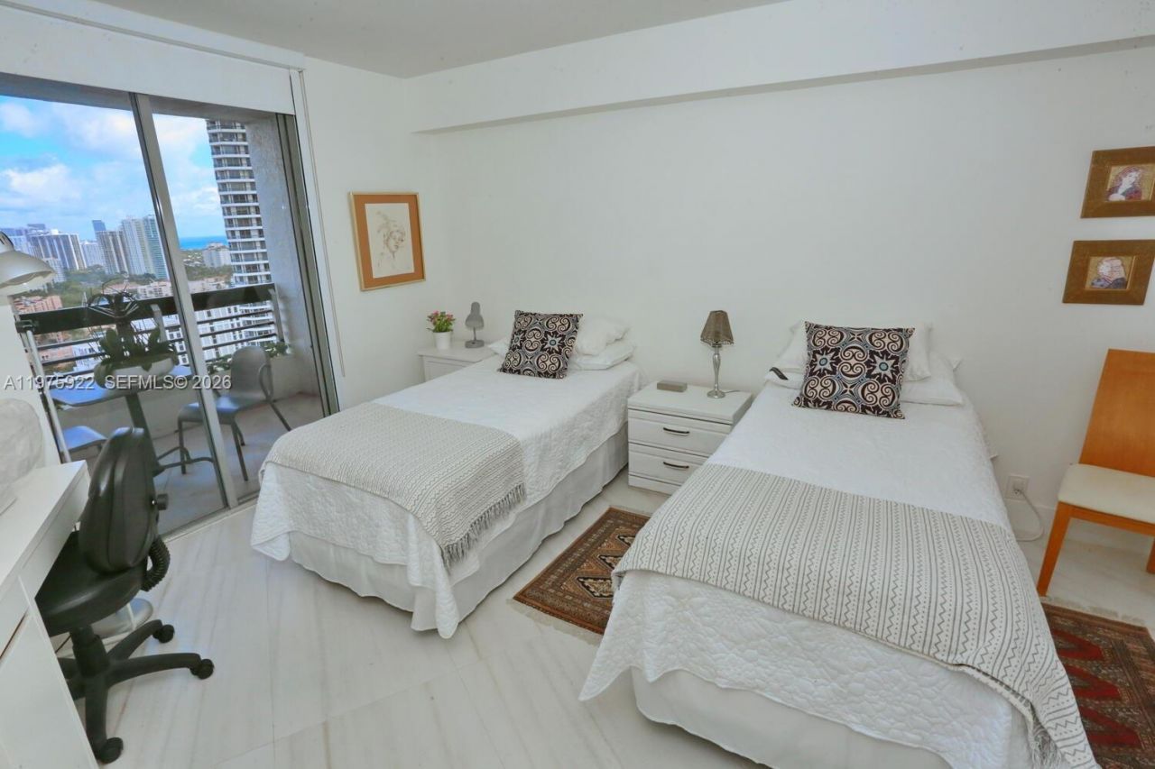 3530 Mystic Pointe Dr, Unit 2807, Aventura, FL 33180 Photo