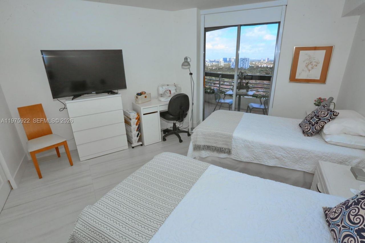 3530 Mystic Pointe Dr, Unit 2807, Aventura, FL 33180 Photo