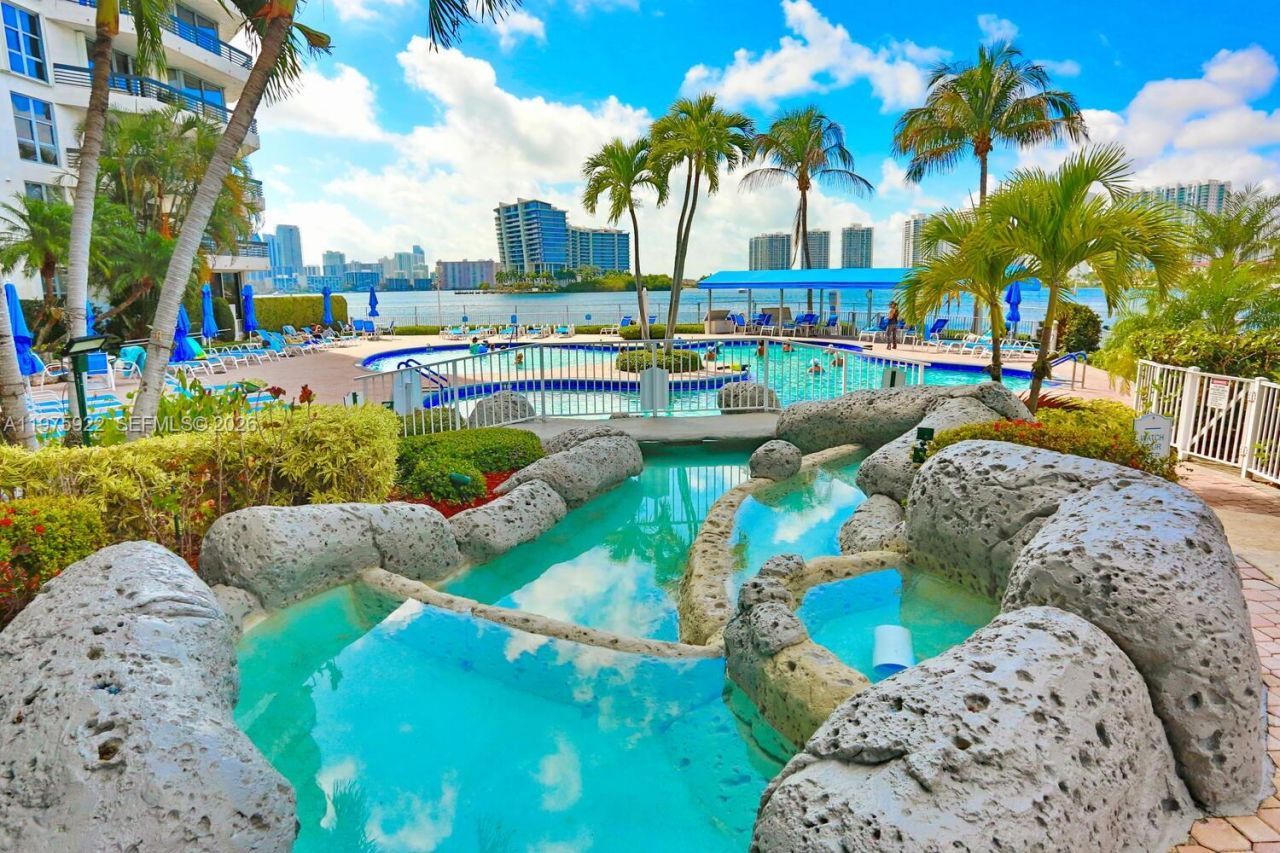 3530 Mystic Pointe Dr, Unit 2807, Aventura, FL 33180 Photo