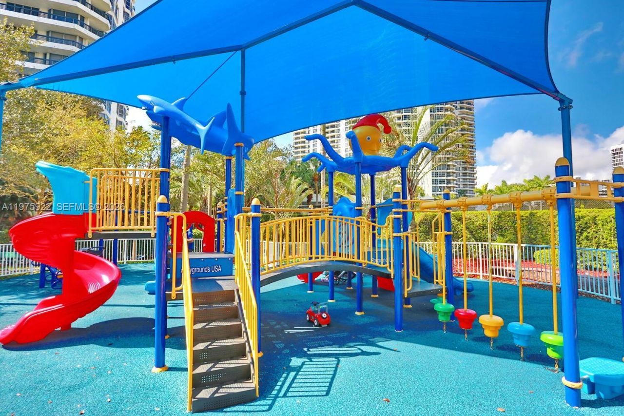 3530 Mystic Pointe Dr, Unit 2807, Aventura, FL 33180 Photo