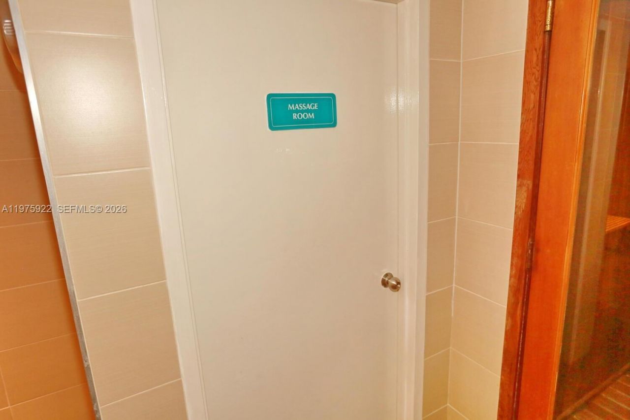 3530 Mystic Pointe Dr, Unit 2807, Aventura, FL 33180 Photo