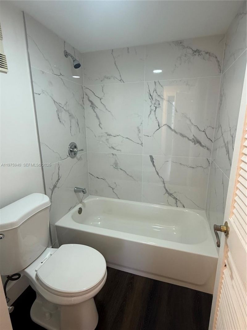 3490 Foxcroft Rd, Unit B114, Miramar, FL 33025 Photo