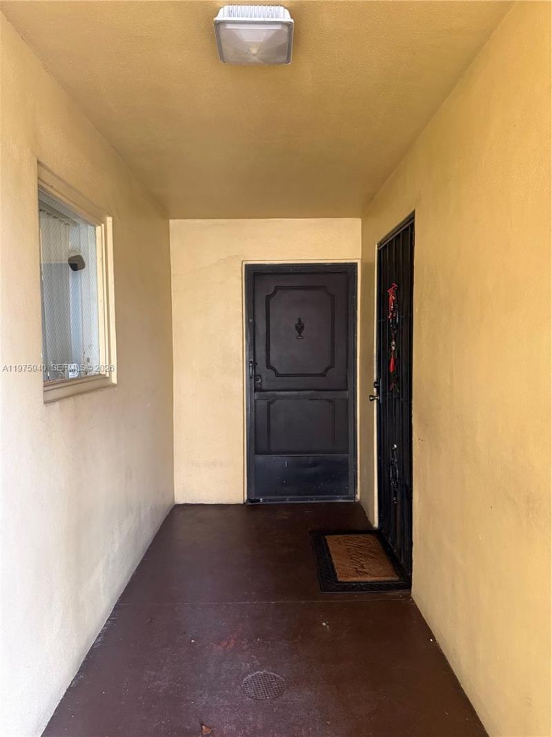 3490 Foxcroft Rd, Unit B114, Miramar, FL 33025 Photo