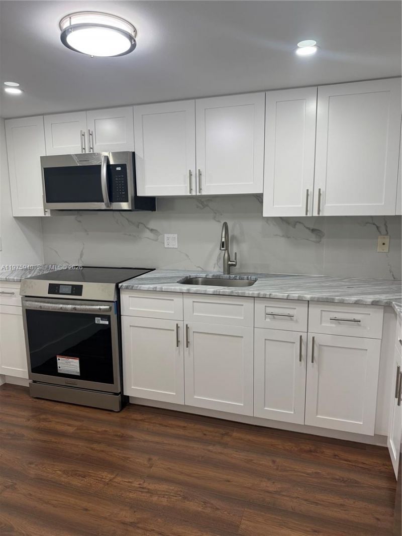 3490 Foxcroft Rd, Unit B114, Miramar, FL 33025 Photo