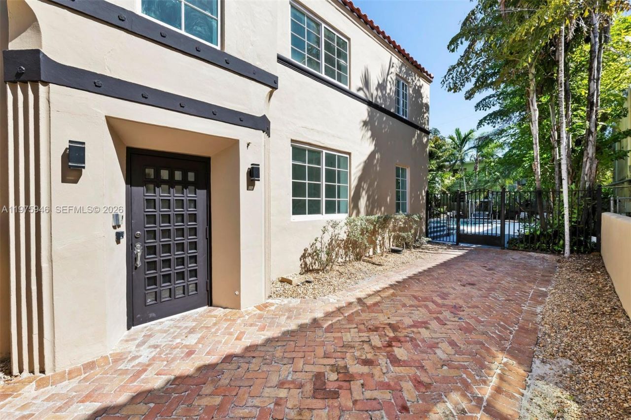 1545 Meridian Ave , Miami Beach, FL 33139 Photo