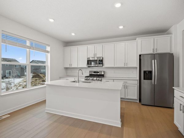 18310 Gladiator Drive, Lakeville, MN 55068