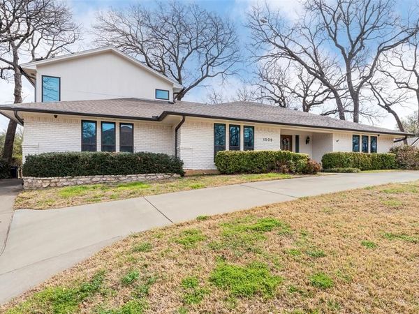 1509 Riverview Drive, Arlington, TX 76012