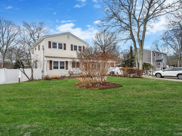 38 Pamlico Avenue, Ronkonkoma, NY 11779