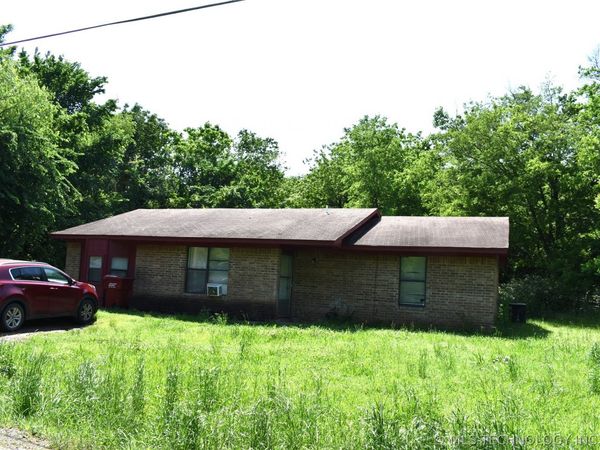 708 S J Street , Hugo, OK 74743