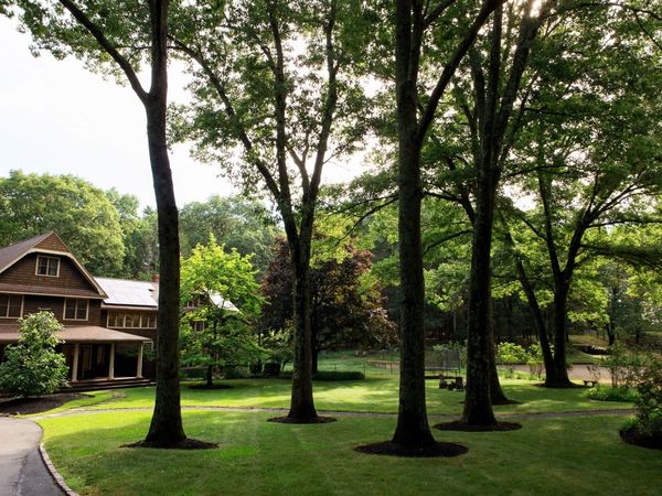 2 Spingler Dr, Hamilton, MA 01982