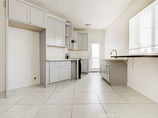 14328 Gilmore, Unit 5, Van Nuys, CA 91401