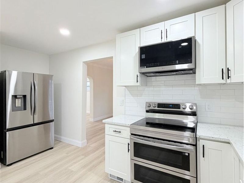 3043 W 111th Street, Cleveland, OH 44111 Photo 14