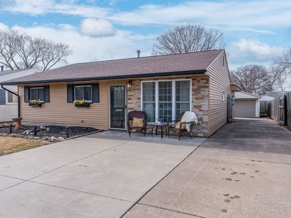 444 6th Street E, Milan, IL 61264