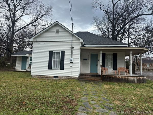 210 W Morgan Street , Tahlequah, OK 74464