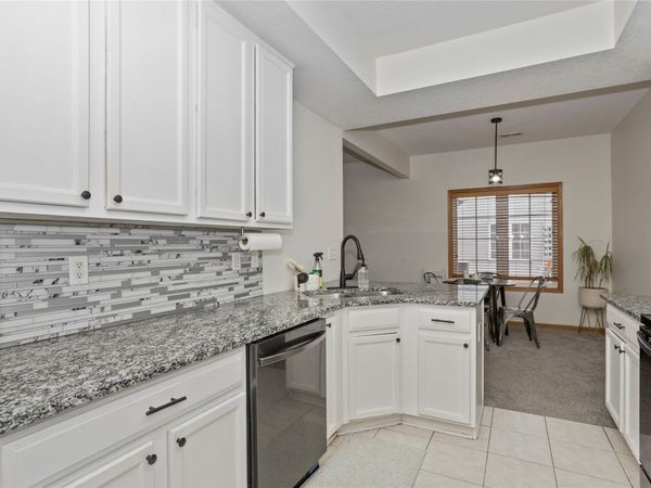 2100 Meadow Chase Lane, Unit 306, Des Moines, IA 50320