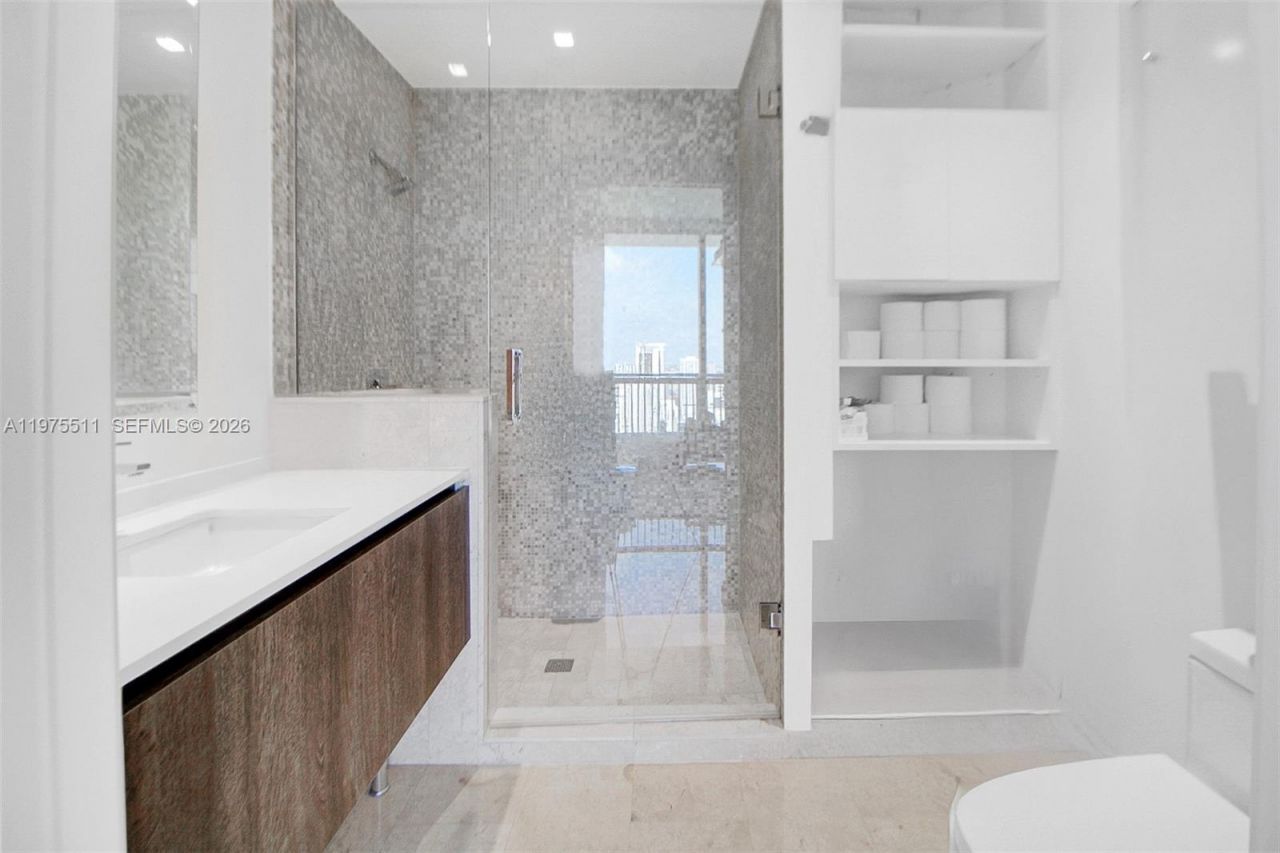 68 SE 6th St, Unit 2612, Miami, FL 33131 Photo