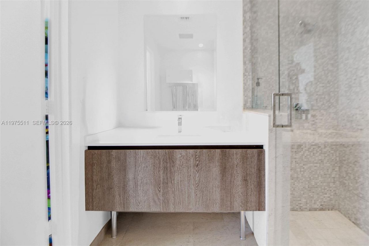 68 SE 6th St, Unit 2612, Miami, FL 33131 Photo