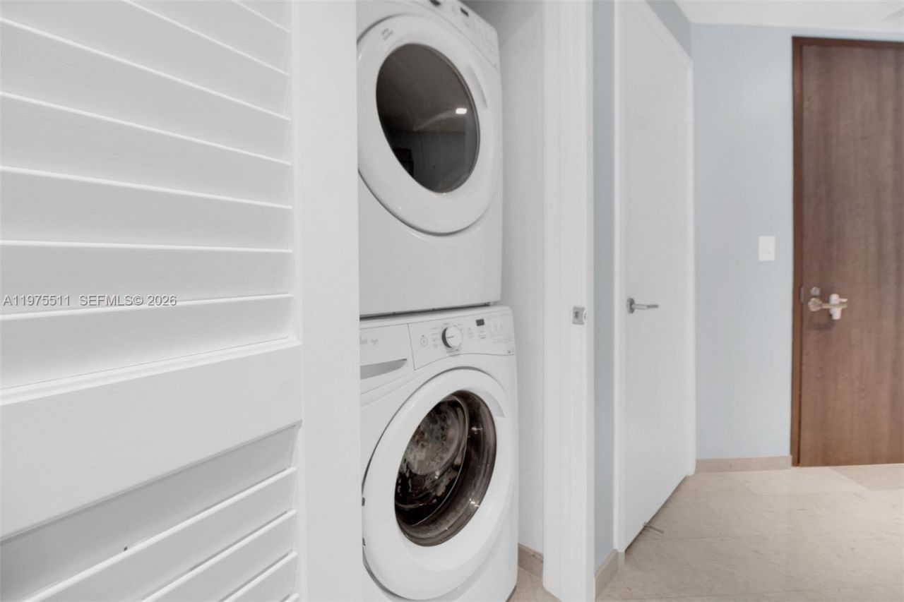 68 SE 6th St, Unit 2612, Miami, FL 33131 Photo