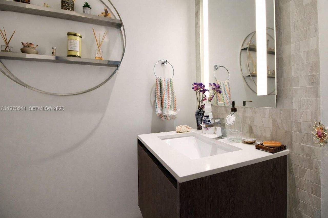 68 SE 6th St, Unit 2612, Miami, FL 33131 Photo