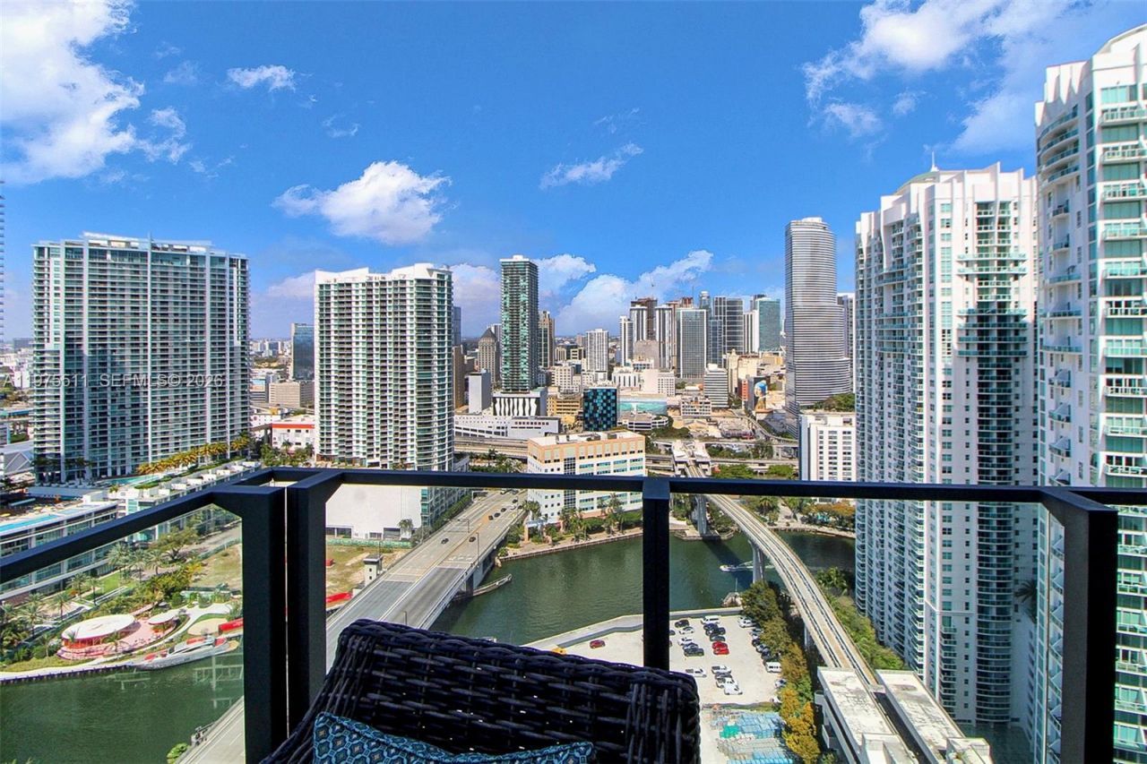 68 SE 6th St, Unit 2612, Miami, FL 33131 Photo