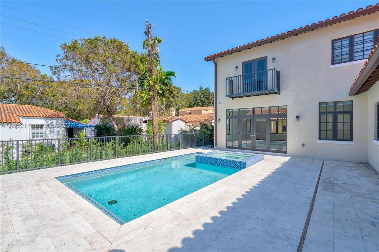 519 Alhambra Cir, Coral Gables, FL 33134 Photo