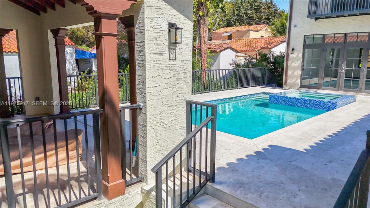 519 Alhambra Cir, Coral Gables, FL 33134 Photo