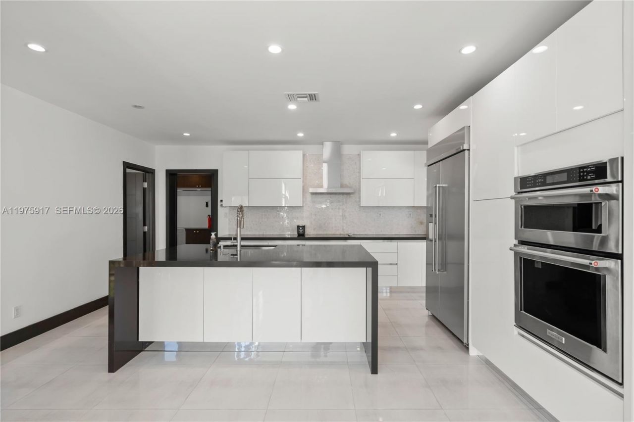 519 Alhambra Cir, Coral Gables, FL 33134 Photo