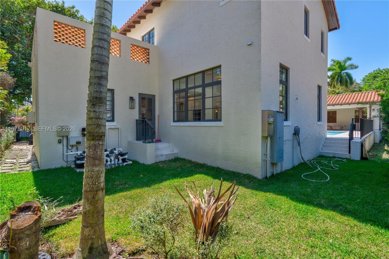 519 Alhambra Cir, Coral Gables, FL 33134 Photo