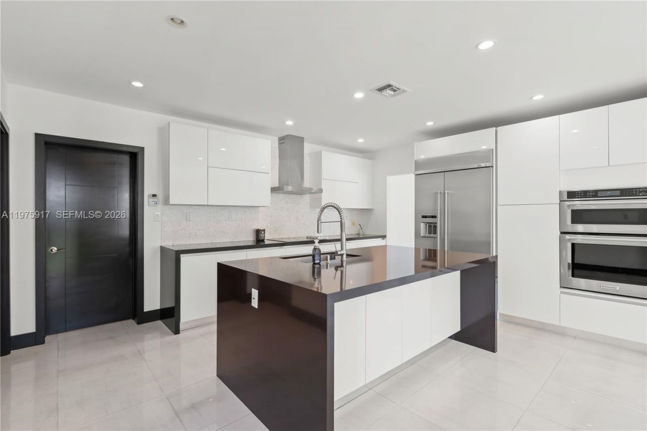 519 Alhambra Cir, Coral Gables, FL 33134 Photo