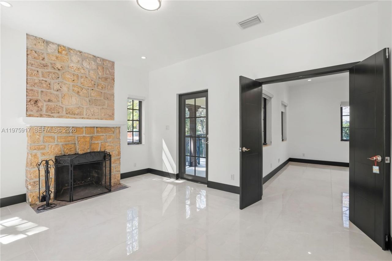 519 Alhambra Cir, Coral Gables, FL 33134 Photo