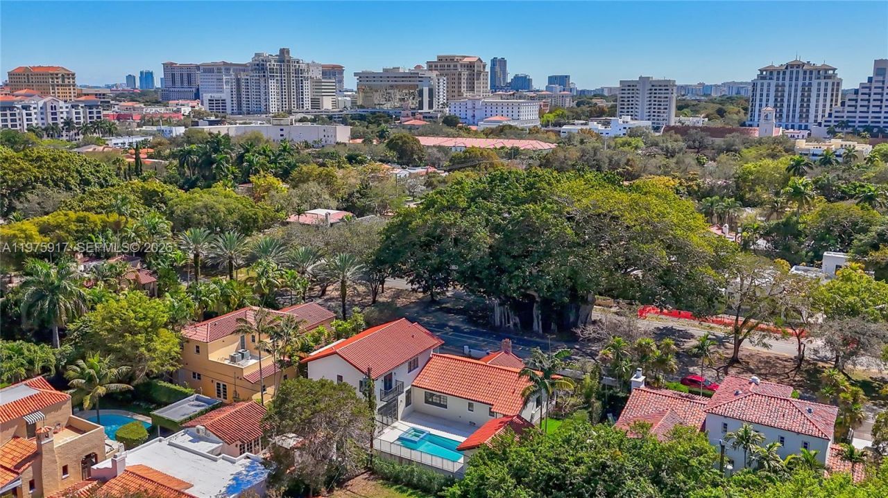 519 Alhambra Cir, Coral Gables, FL 33134 Photo