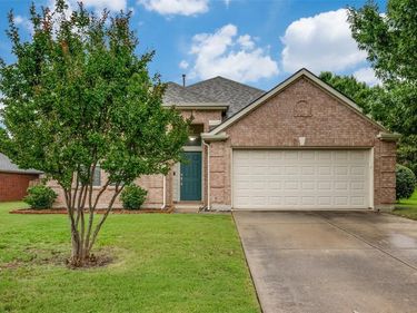 3901 Luck Hole Drive, Denton, TX 76210